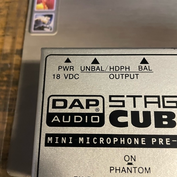 Stage cube is designed to provide a small microphone pre amp - Picture 6 of 6